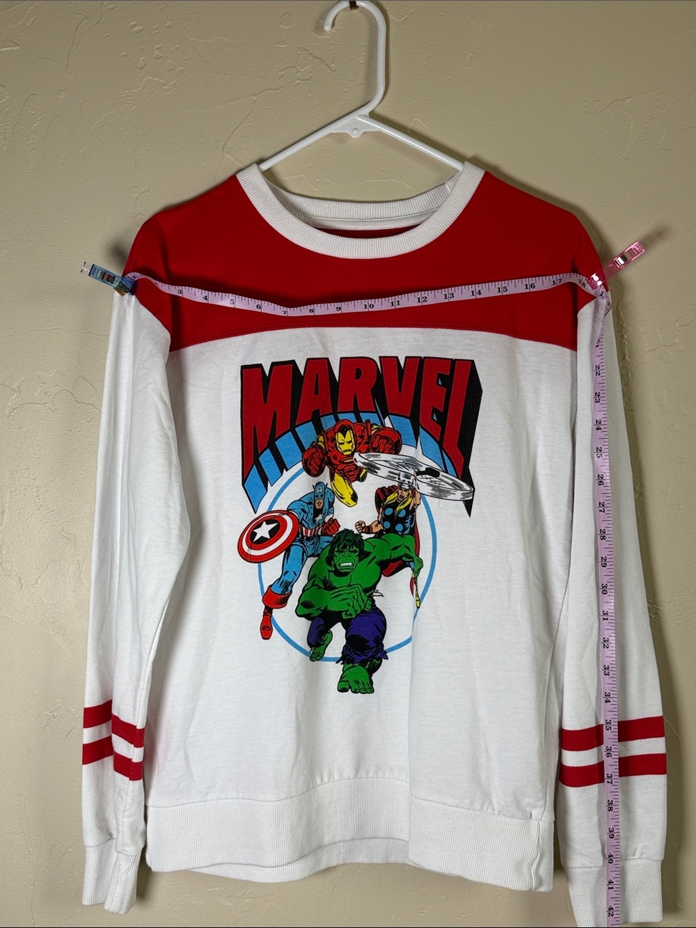 Marvel White and Red Crewneck Sweatshirt with Avengers Graphic - Picture 4 of 6